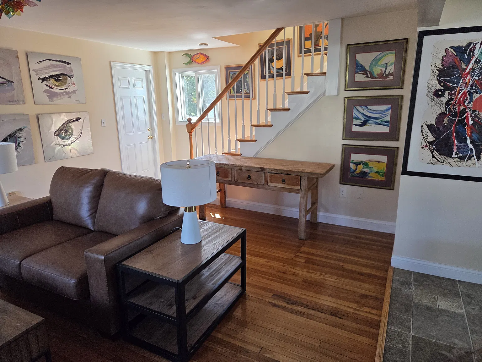 3 bed, 2395 sqft, $4,200 — Photo 4