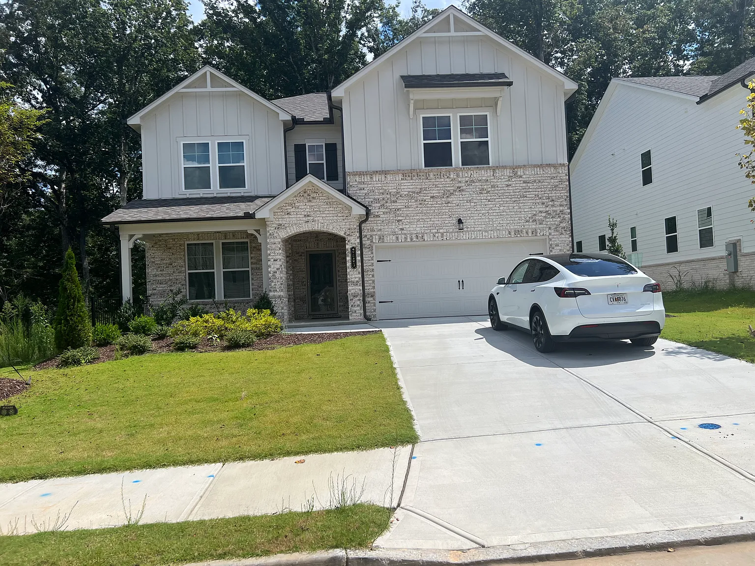 3463 Hillyard Dr — Photo 1