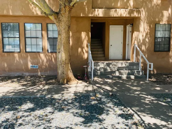 5 Mountain Laurel Rd NE, Los Lunas, NM 87031