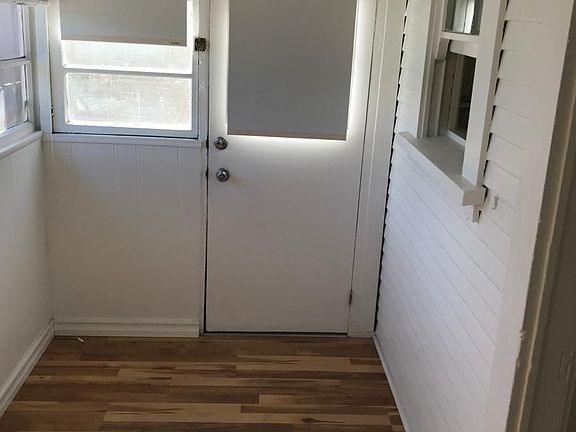 3rd image of 778 N Roswell Ave #778