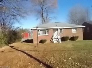 2501 Aster Dr, Greensboro, NC 27401