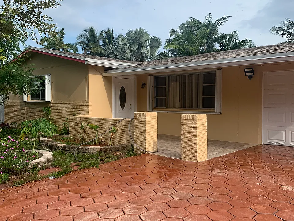 5620 SW 54th St