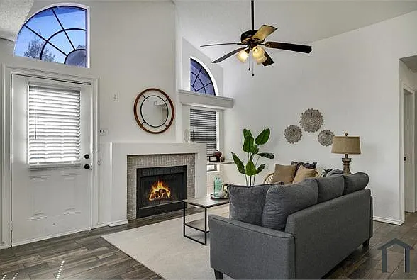 6311 Village Clf — Photo 2