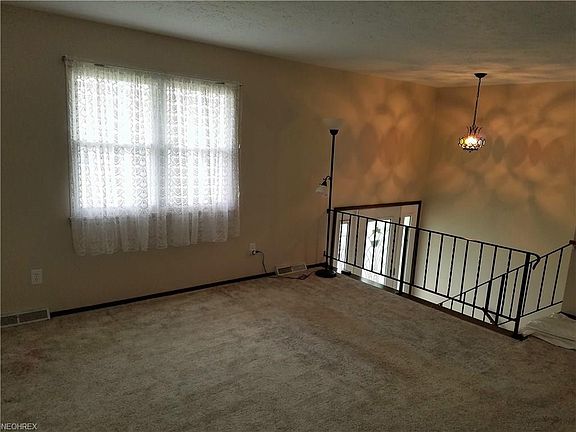 4th image of 642 Oakwood Ave