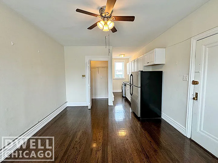 644 W Roscoe St #1N — Photo 1