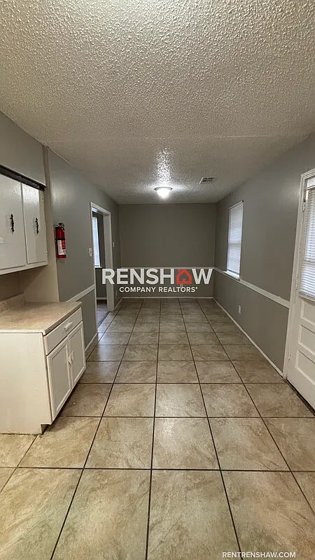 3 bed, 1.0 bath, 960 sqft, $925 — Photo 4