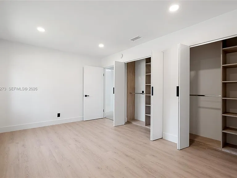 1543 SW 1st Ave — Photo 39