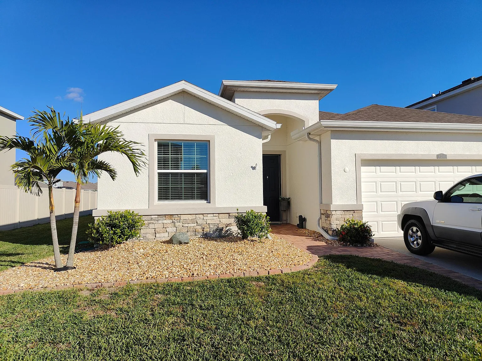 4 bed, 2037 sqft, $3,195 — Photo 1