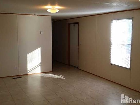5th image of 250 Sue Ellen Ave