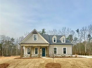 160 Cherokee Dr, Waleska, GA 30183