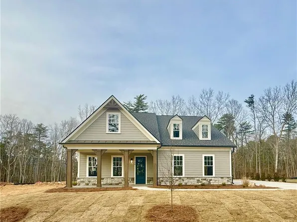 160 Cherokee Dr, Waleska, GA 30183
