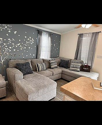 5th image of 226 55th Avenue Pl W