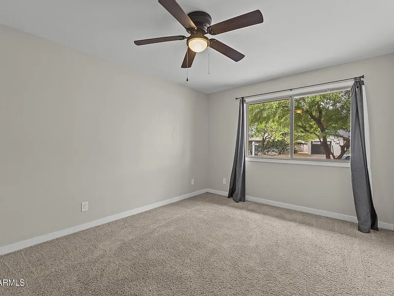 1229 E Manhatton Dr — Photo 17