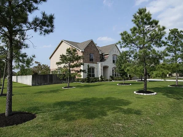 22 Dusk Valley Ct, Spring, TX 77379