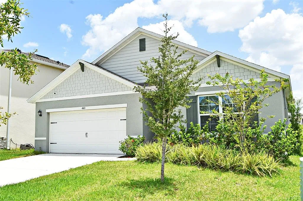 4 bed, 2.0 bath, 1841 sqft, $2,650 — Photo 1