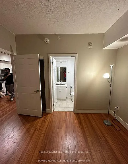 1 Wellington St #406 — Photo 7