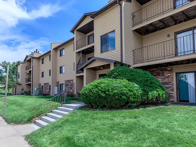 Oakwood Trail Apartments — Photo 28