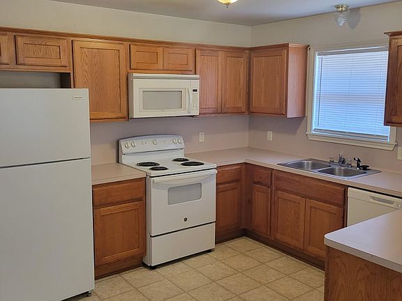 3rd image of 2810 Hard Rock Cir