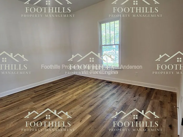 111 Anderson Ave #B — Photo 3