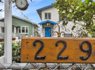 229 Irwin St, Nanaimo, BC V9R 4X4