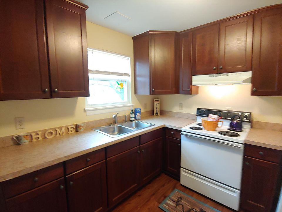 Kitchen 904 Rives Street