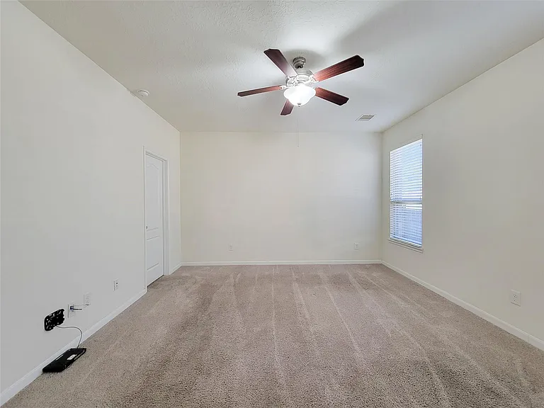 3007 Meadow Prairie St — Photo 21