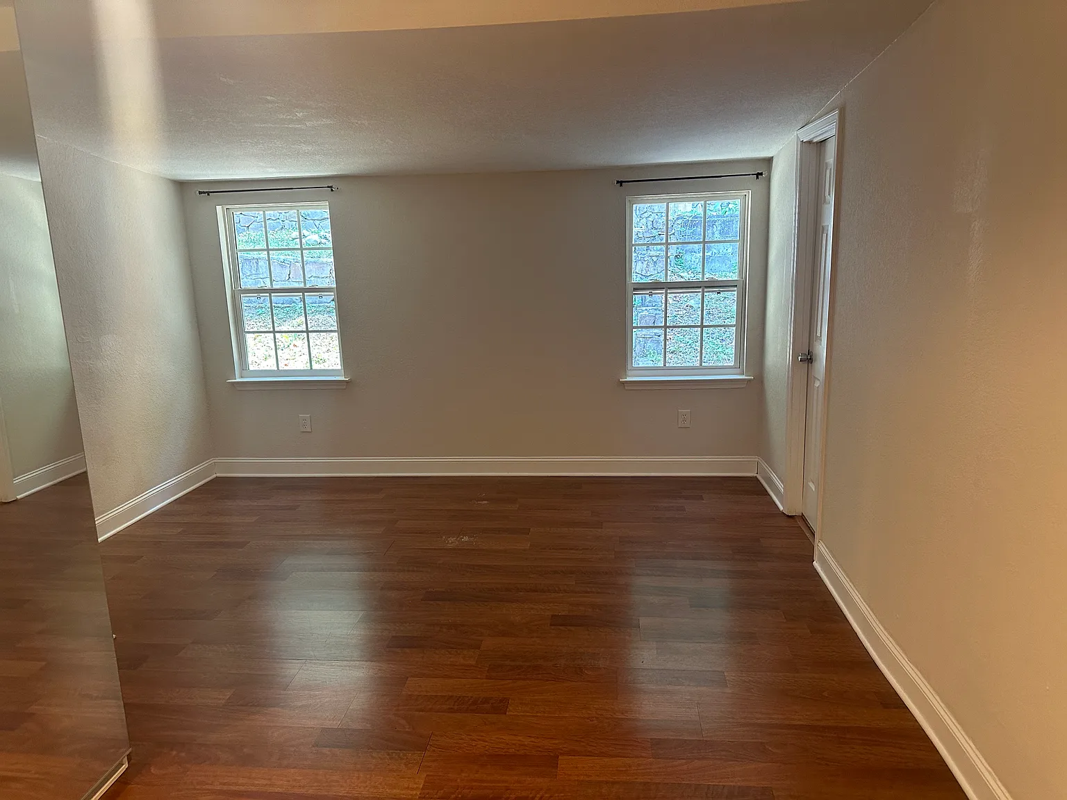 424 Lullwater Rd — Photo 4