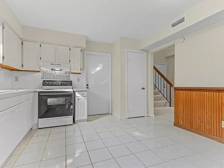 1676 Dylan Dr — Photo 6