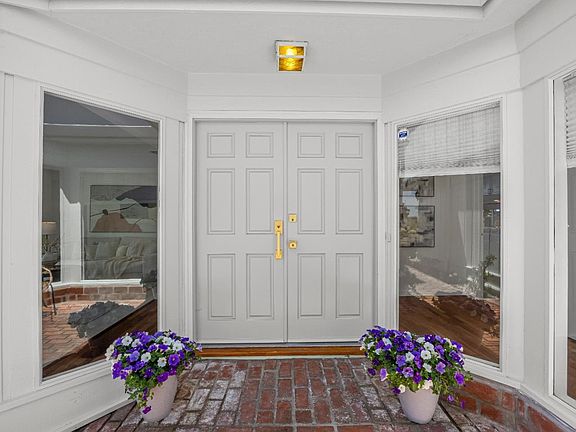 2nd image of 1229 Beach Park Blvd