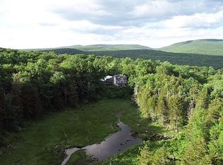 153 Bachesrand Cir, Readsboro, VT 05350