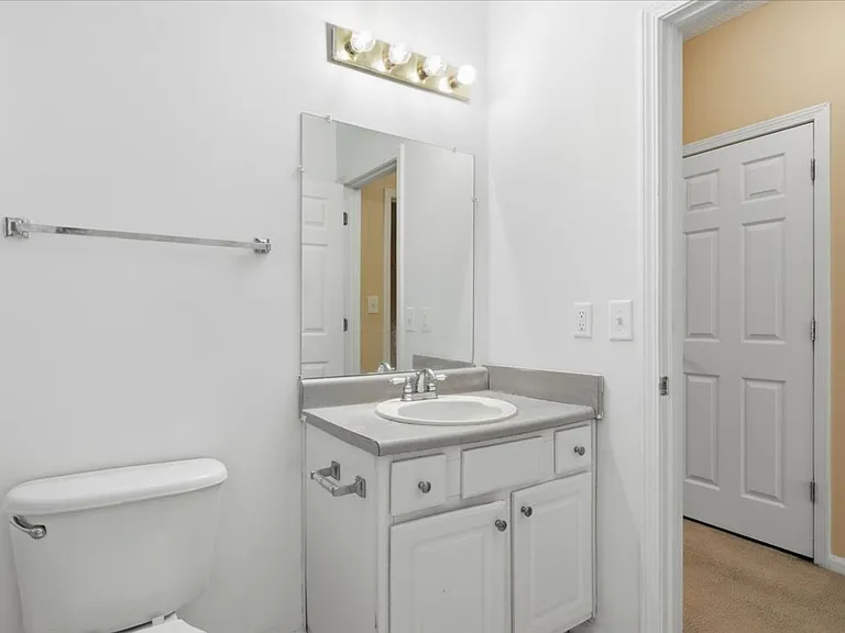 1202 Walden Park Dr — Photo 29