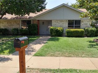 800 Lottie Ln, Saginaw, TX 76179