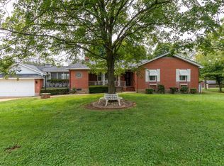 1418 E Chestnut St, Desloge, MO 63601