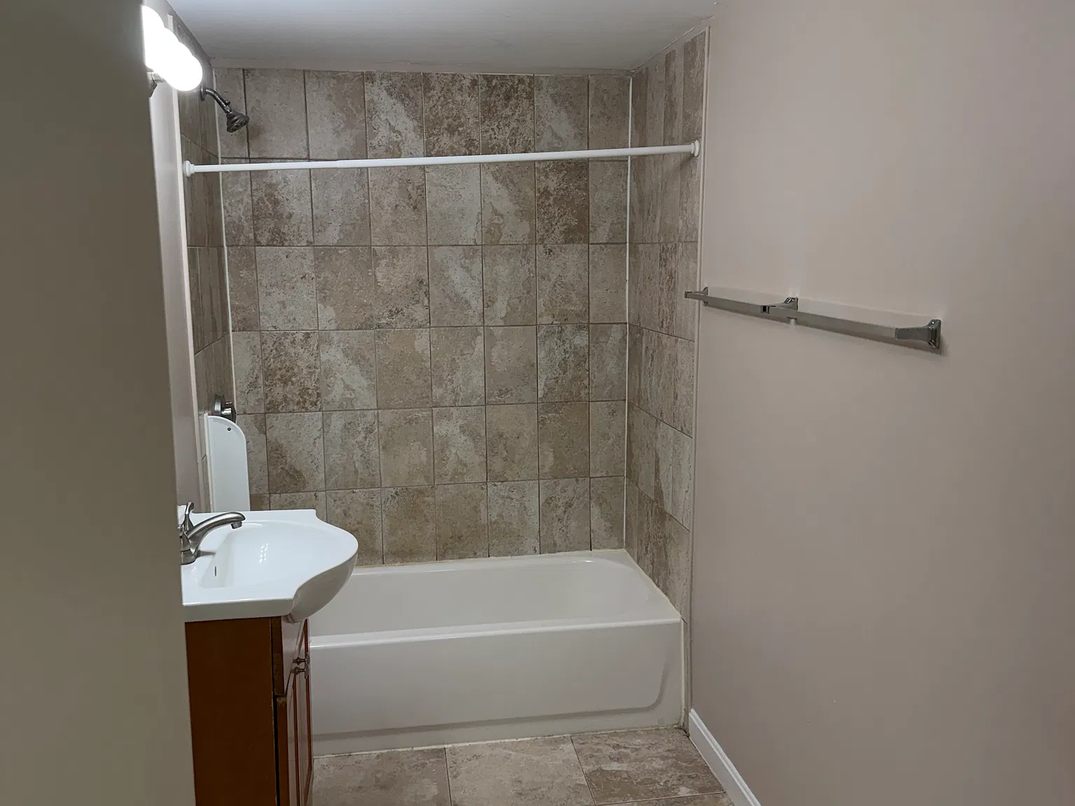 2 bed, $2,400 — Photo 3