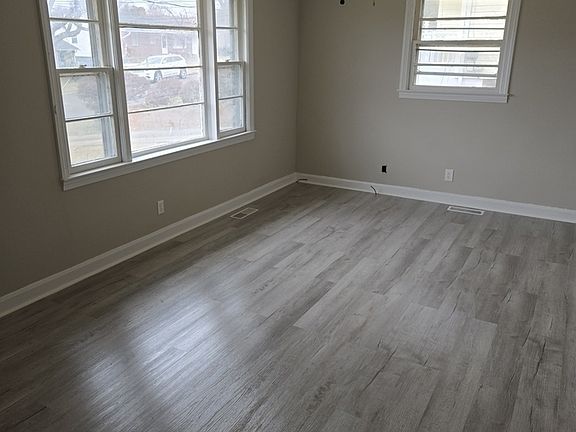 3rd image of 516 W Brookline St
