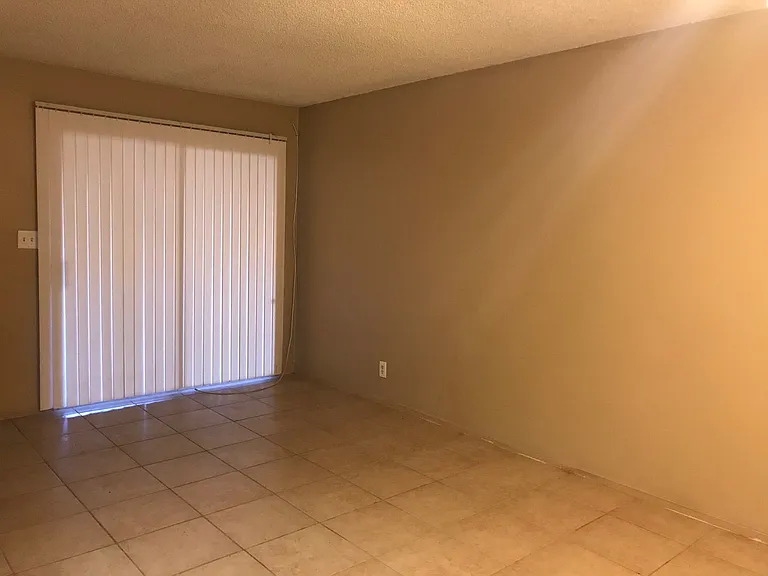429 N Lamb Blvd #B — Photo 15