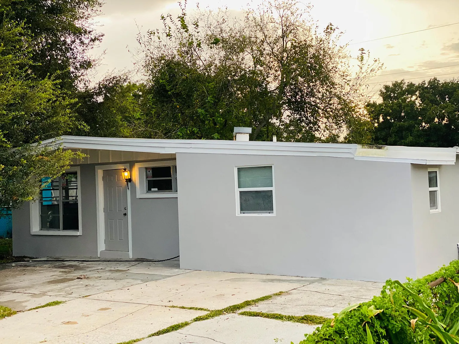 3207 Clifford Sample Dr — Photo 1