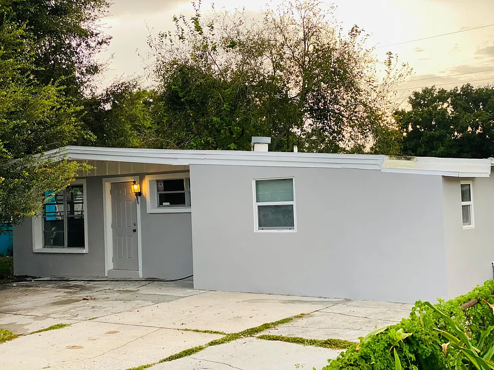 3207 Clifford Sample Dr