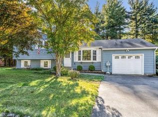 60 Rounsevell Rd, Tewksbury, MA 01876