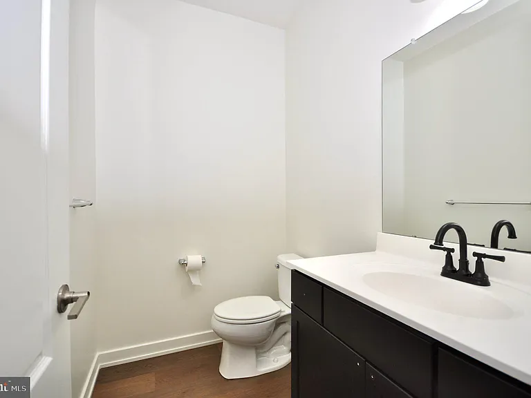 137 Equestrian Row — Photo 9