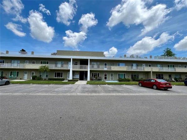 2391 Sumatran Way APT 17, Clearwater, FL 33763