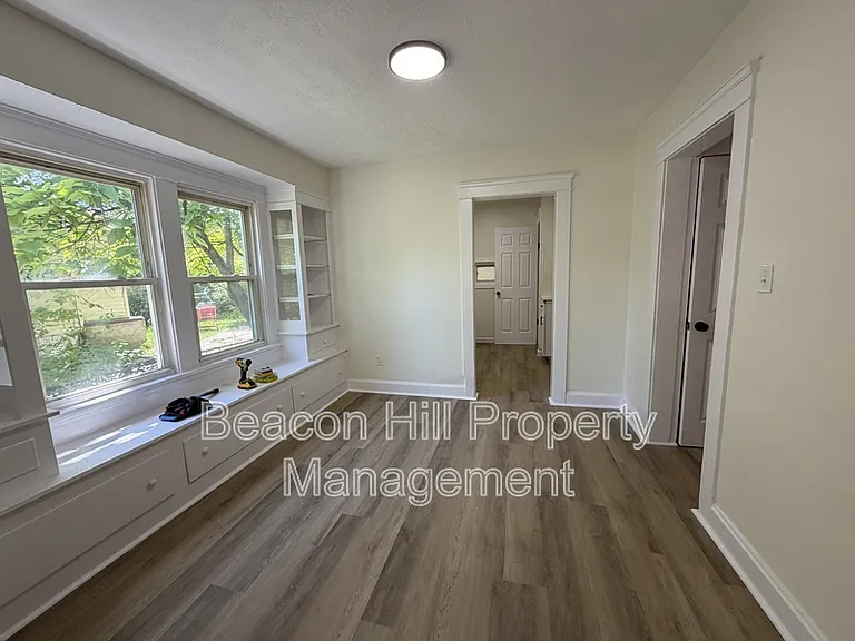 3524 E 143rd St — Photo 2
