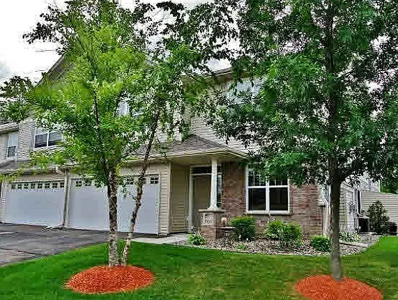 1554 Independence Dr — Photo 3