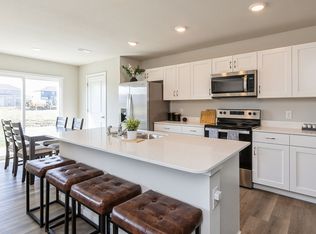 2282 SE Morningdew Dr, West Des Moines, IA 50265