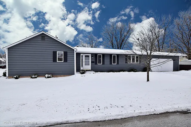 324 Spring St photo 1