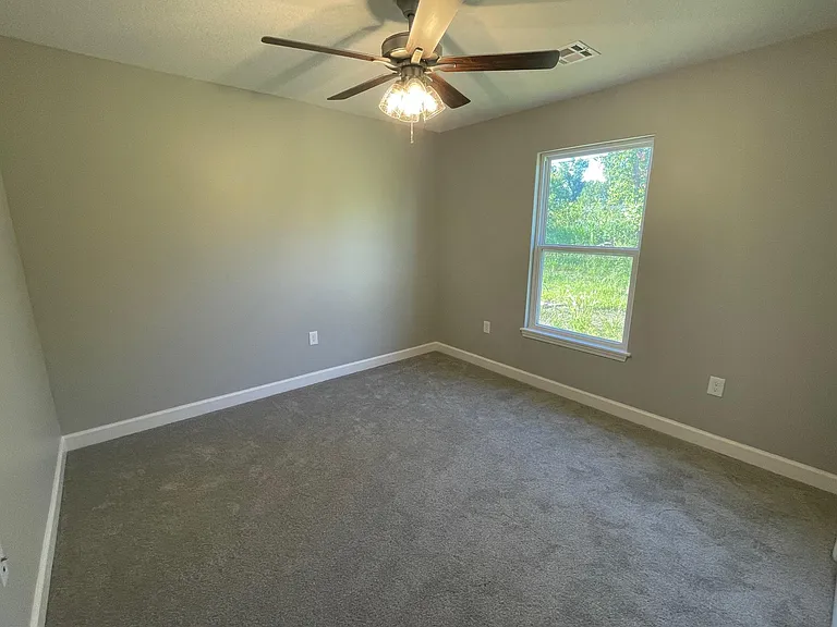 1615 Hill Valley Dr — Photo 10