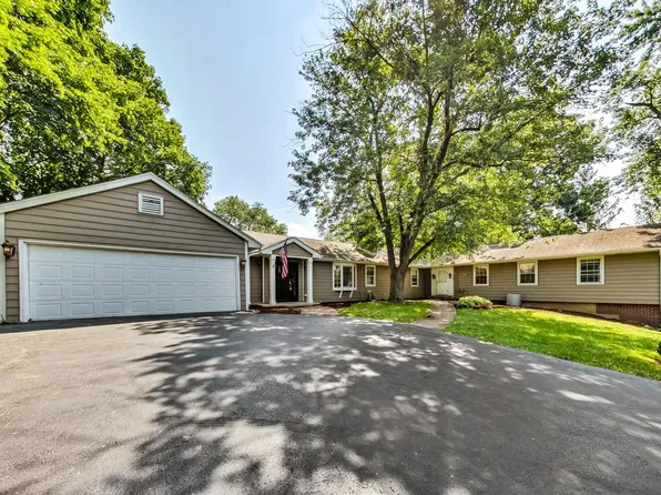 469 Ela Rd, Inverness, IL 60067