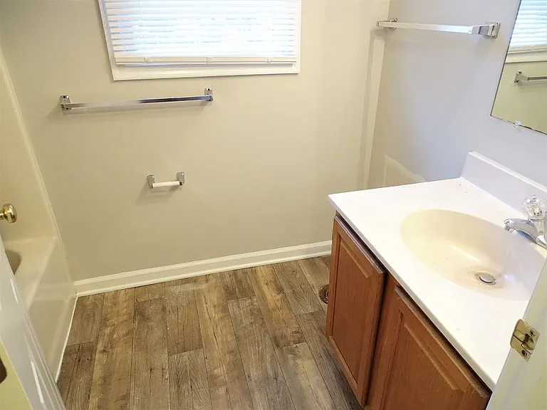 128 Hilldale Dr #B — Photo 7