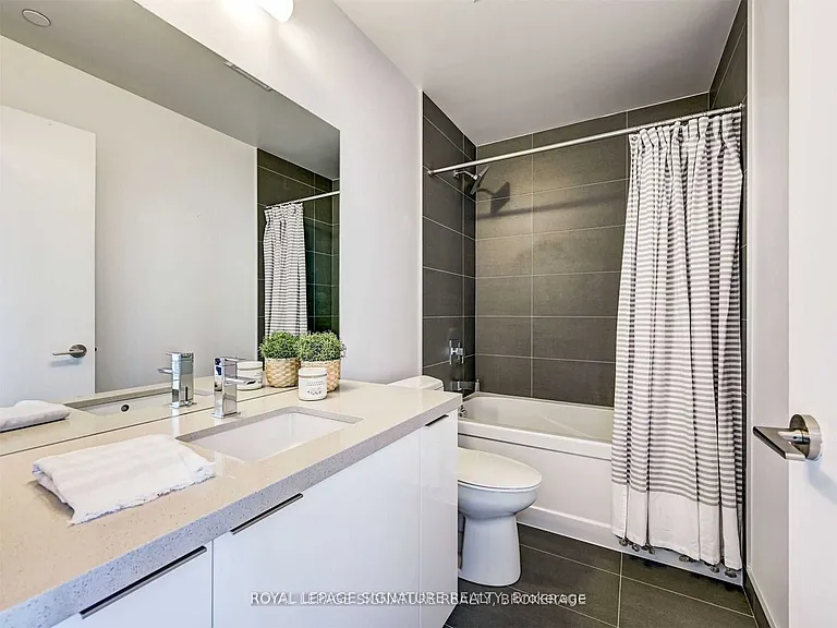 8 Eglinton Ave E #5303 — Photo 30