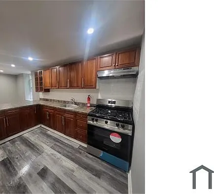 3 bed, 1000 sqft, $1,839 — Photo 3